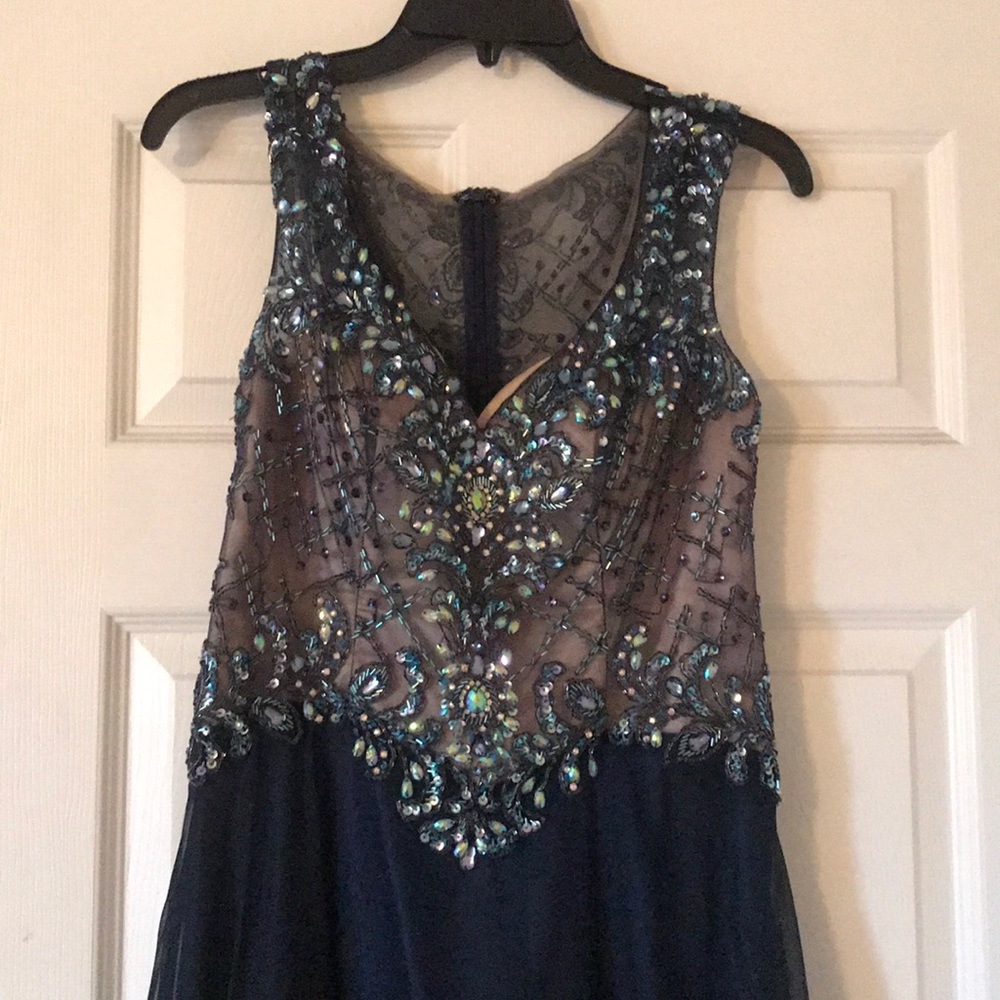 Dress - Picture 2 of 5